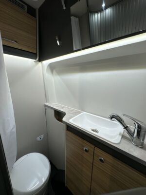 Endeavour B63 washroom 